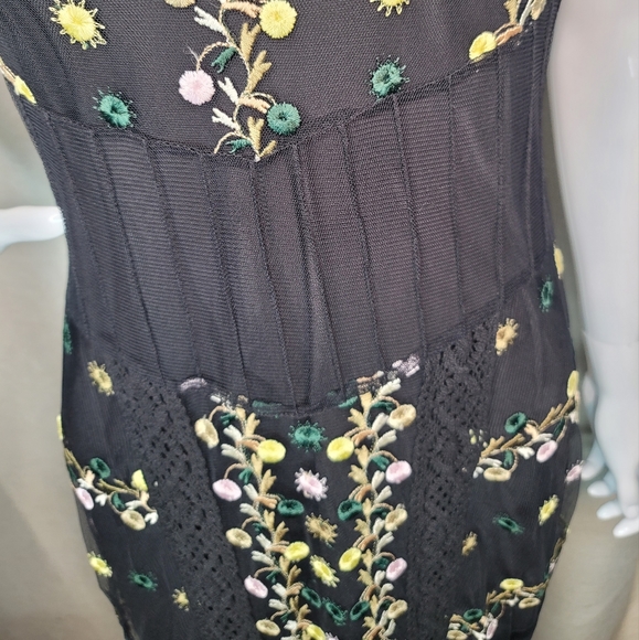 French Connection Springfield flower dress - Picture 5 of 13